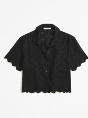 Abercrombie + Fitch Short-Sleeve Scallop-Hem Shirt